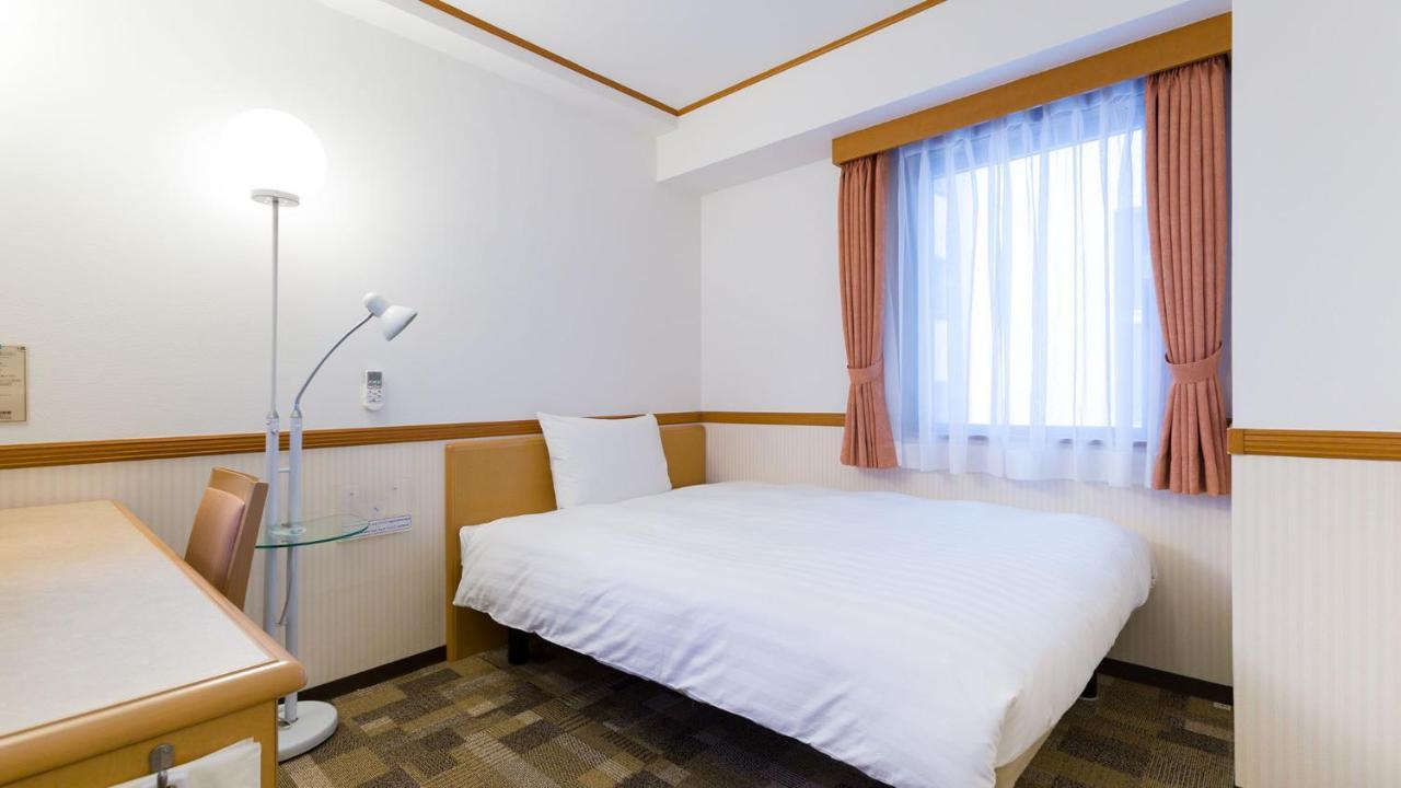 Toyoko Inn Naha Omoromachi Ekimae Habitación foto