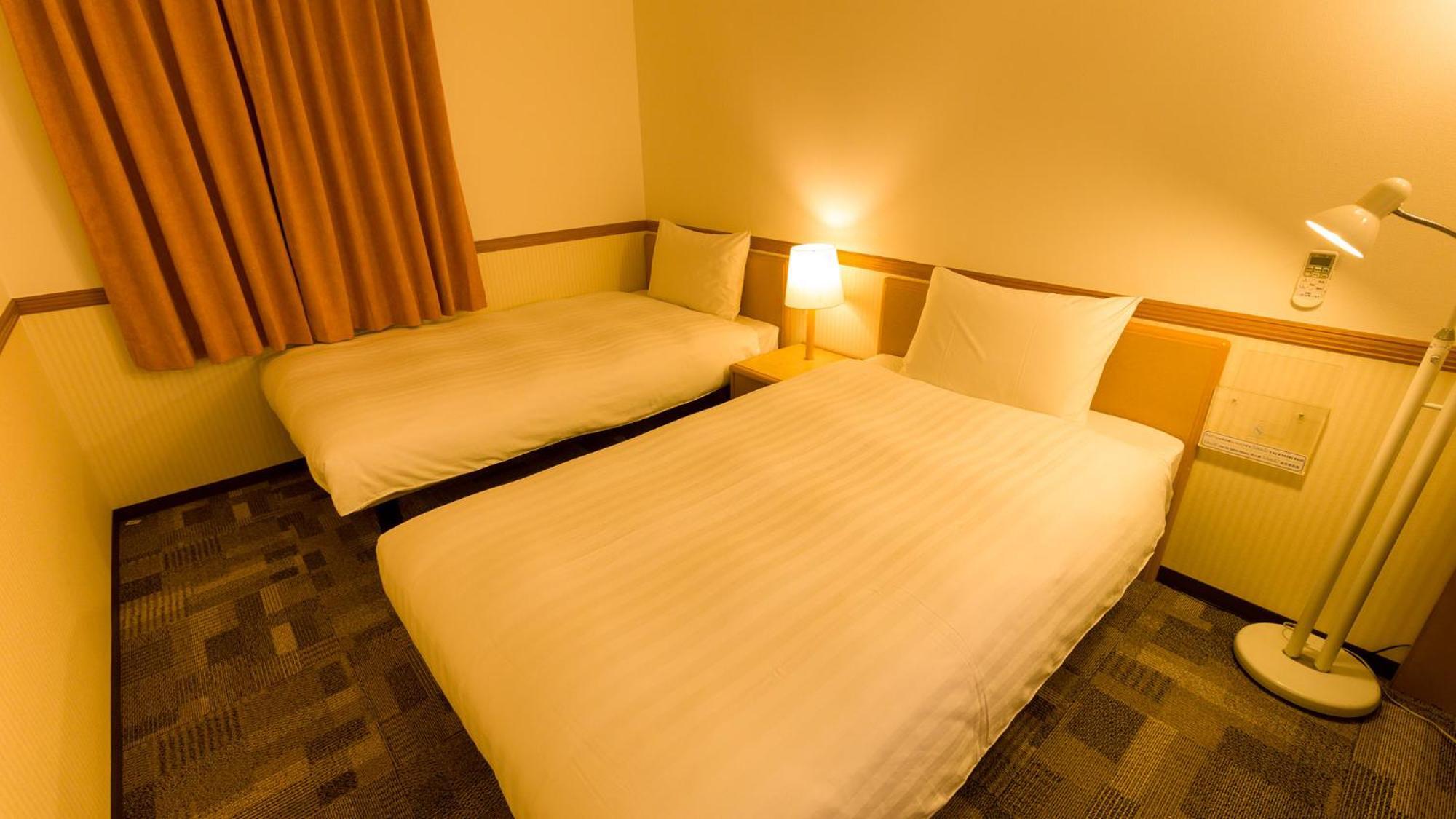 Toyoko Inn Naha Omoromachi Ekimae Habitación foto